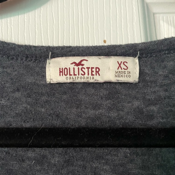 Navy Hollister t-shirt XS - Picture 3 of 3